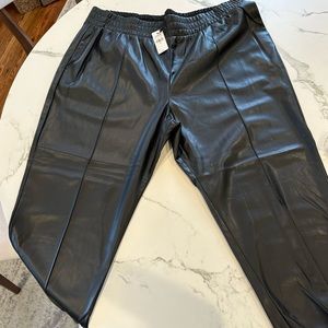 NWT. Women’s EXPRESS faux leather high waisted seam joggers XL